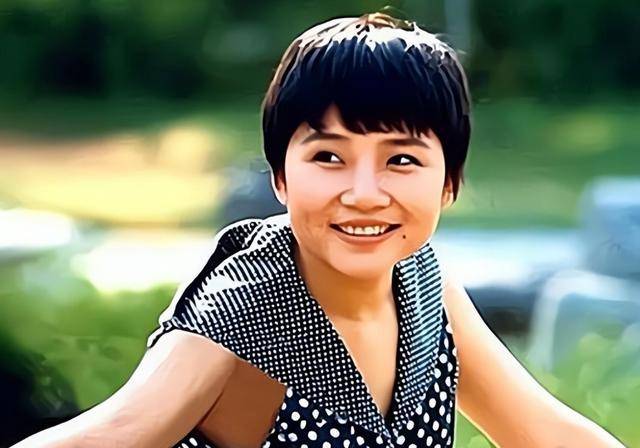 歌手李娜：不顾亲人流泪劝阻出家，25年后，她过得怎样了