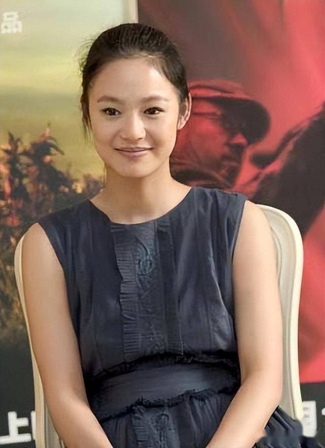 演员周韵:27岁嫁42岁二婚男导演,婚后三年生俩,如今怎样_比赛_父母_姜文