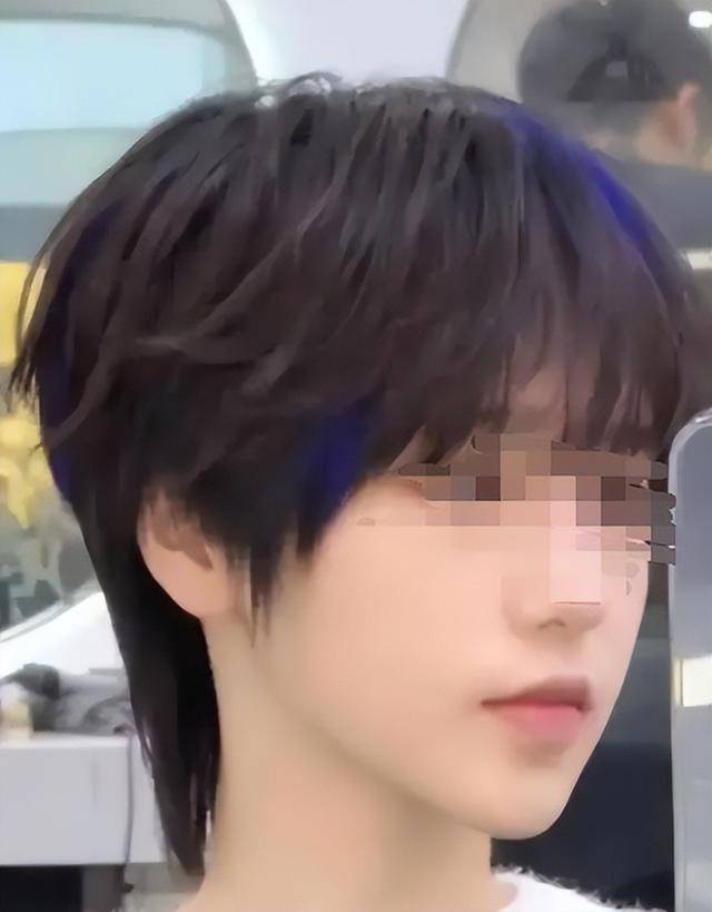 10后女生独爱"鲶鱼须"刘海,男生流行"微分碎盖",你家有同款吗