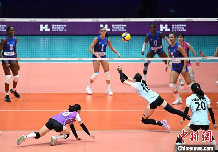 2024女排世俱杯小组赛:天津渤海银行女排胜意大利米兰女排 2024女排世俱杯小组赛:天津渤海银行女排胜意大利米兰女排