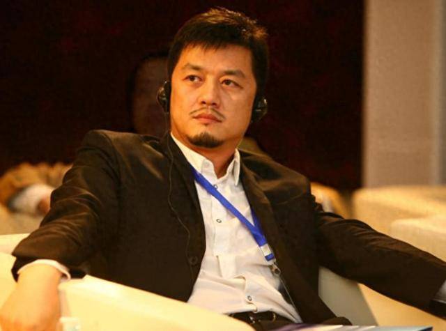1亿做酒、5亿做茶、8亿做电车，“投资天才”李亚鹏在坚持什么？