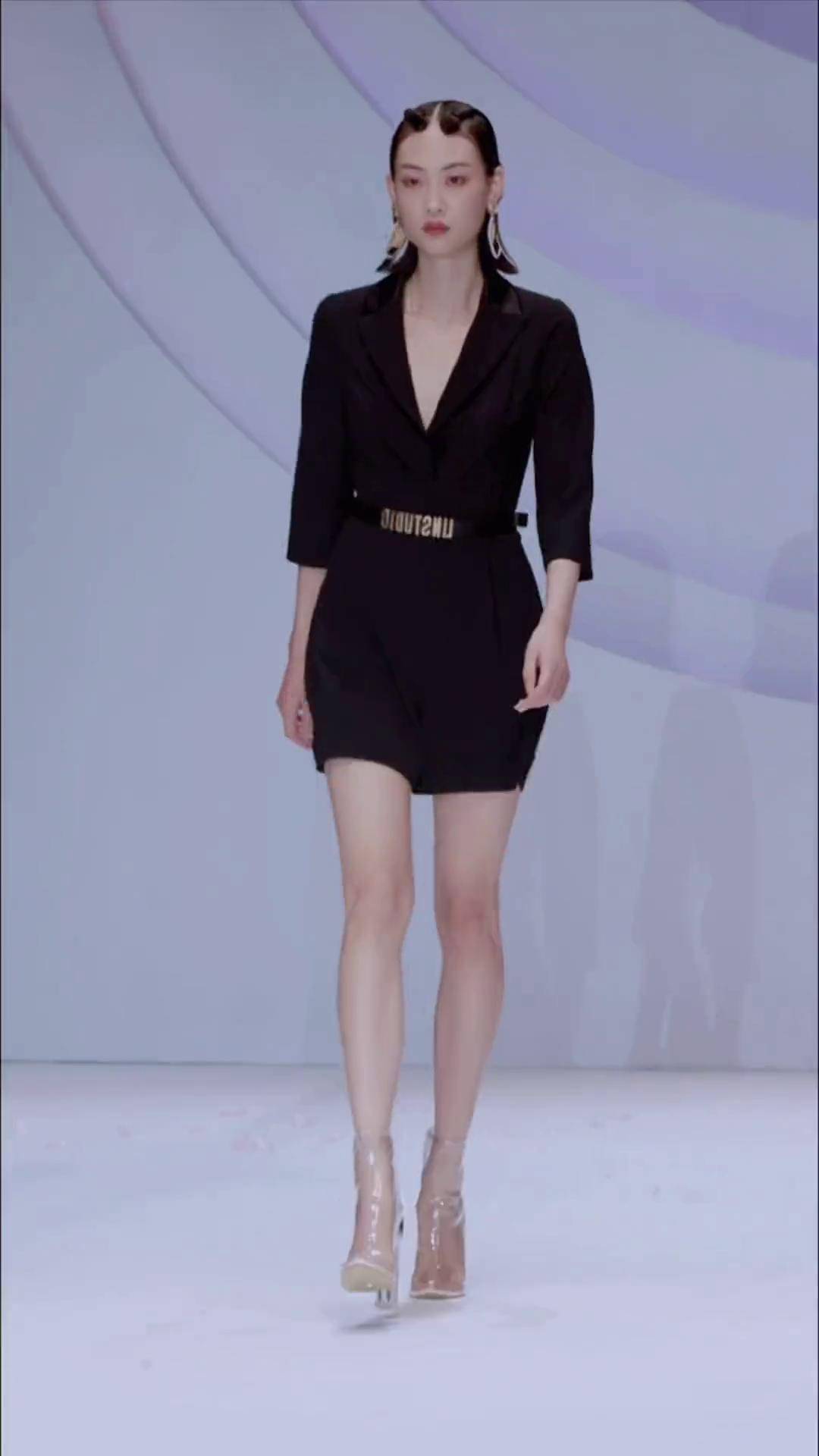 背景音乐 模特走秀发型黑服