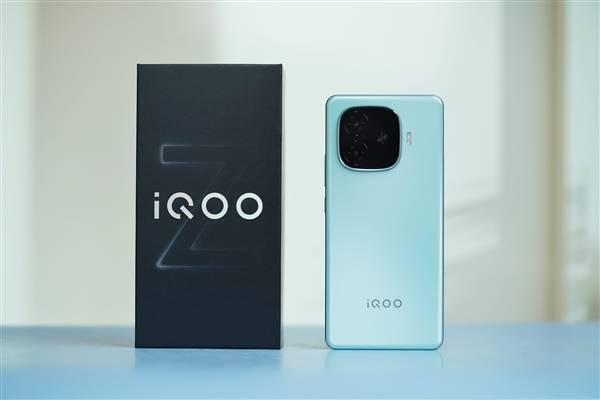 iQOO Z9 Turbo长续航版亮相：重量厚度不变 电池增大