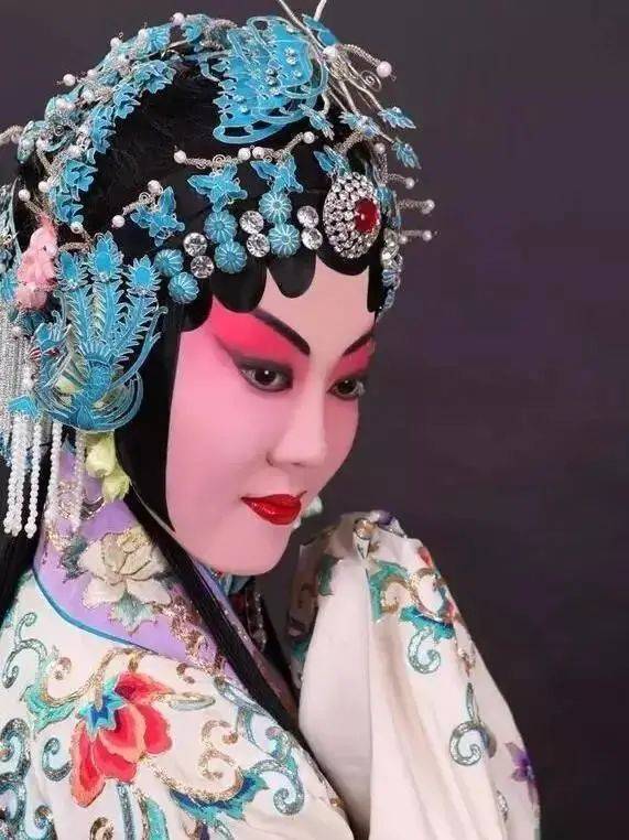 戏韵 | 太好看了,这些戏曲头面谁扮谁美!