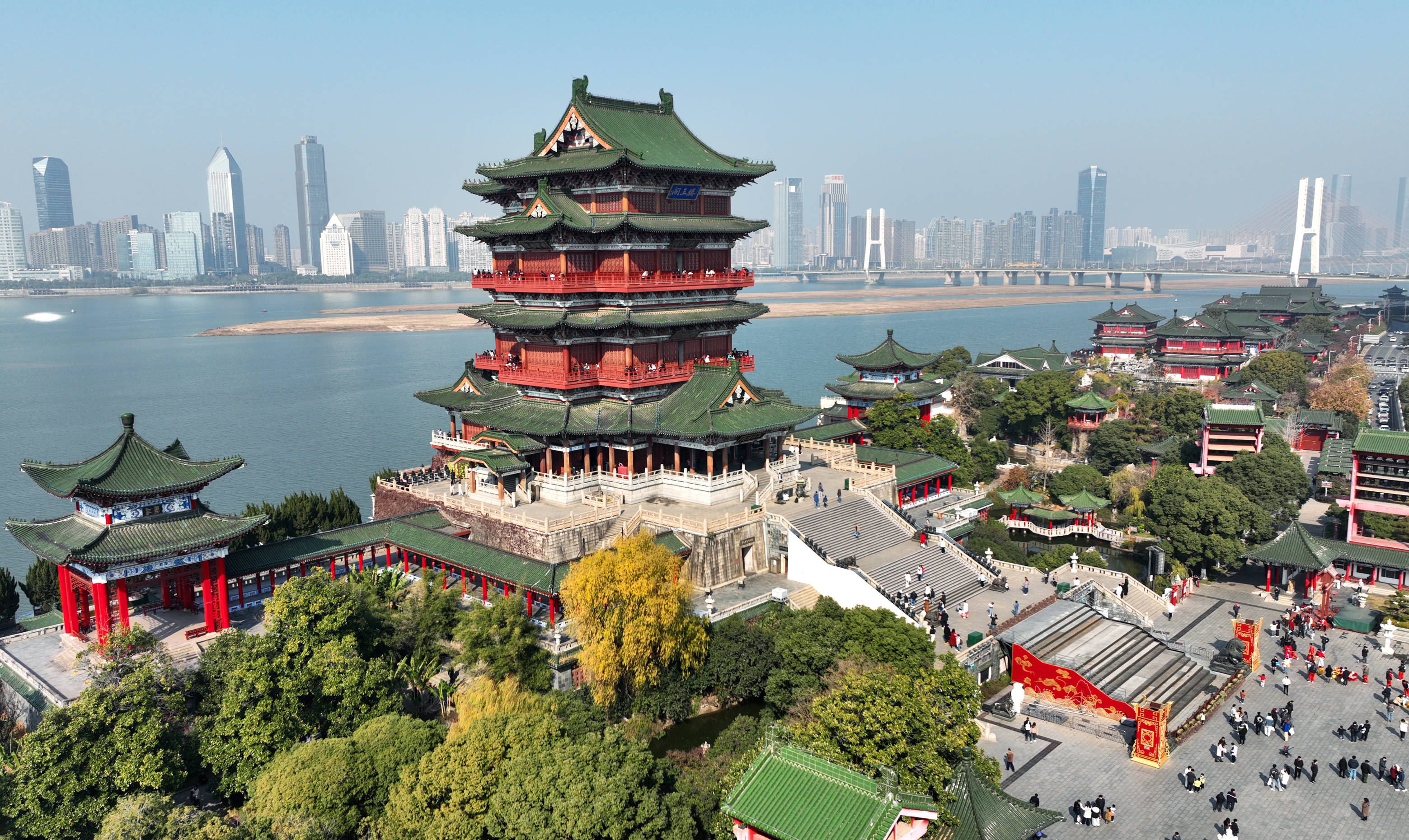 滕王阁景区"还景于民" 九成区域免费开放