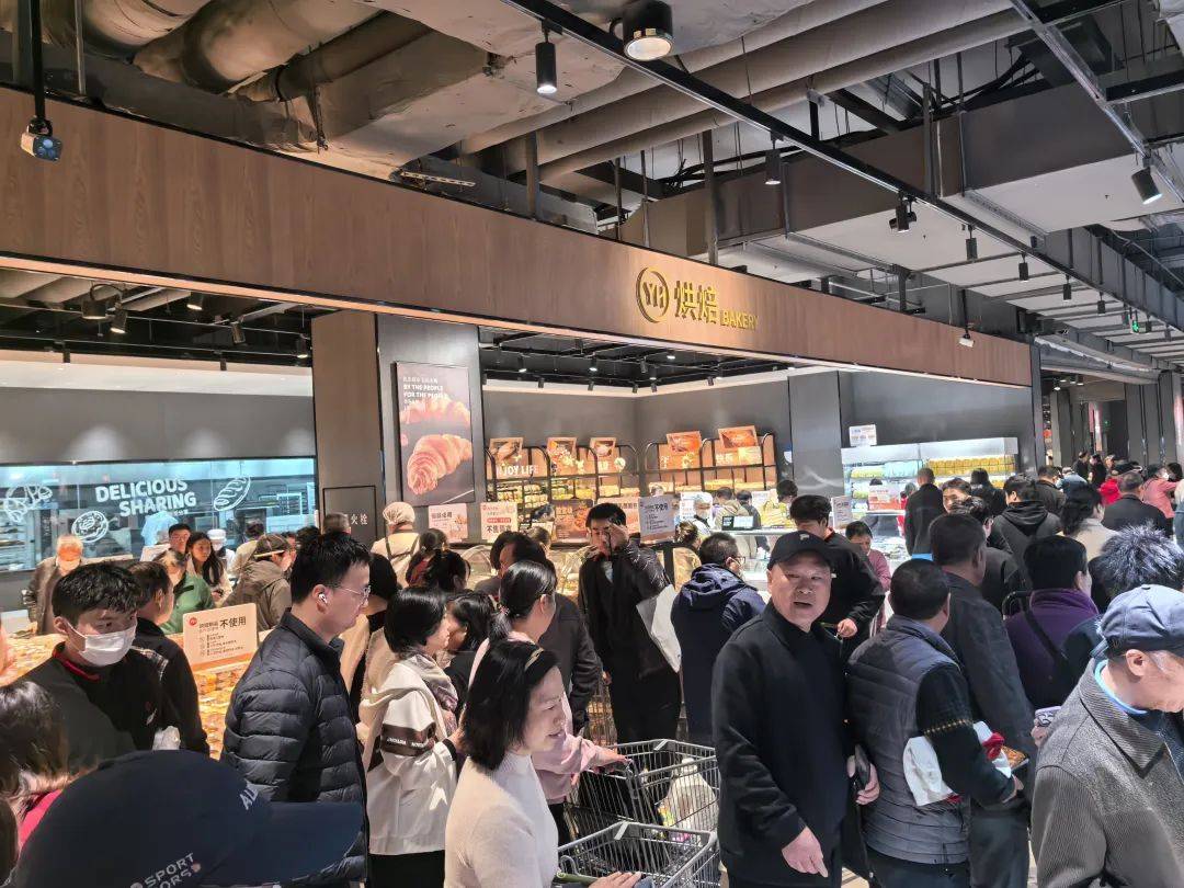 "胖东来"在广州开了第一家店!现场人山人海