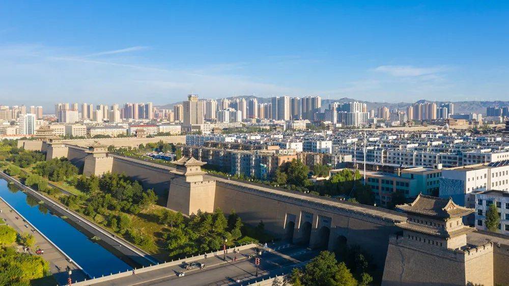 一条高铁大动脉，能否为这座“副中心”城市改命？