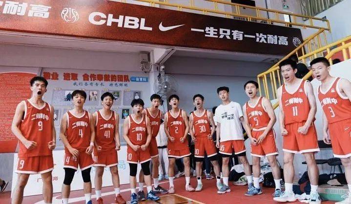“绝杀”！广州“小孩哥”神级逆转火爆全网