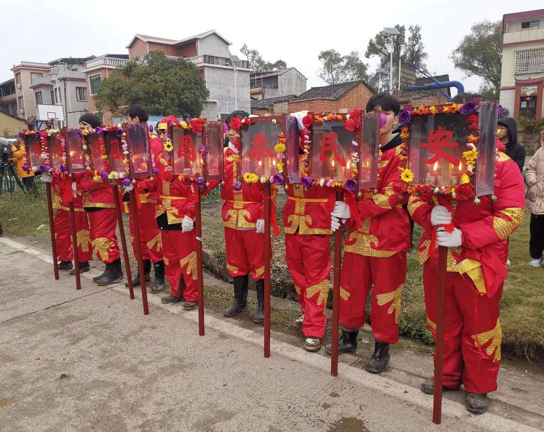 桂北年俗:龙舞牌灯间,戏曲花灯共欢年