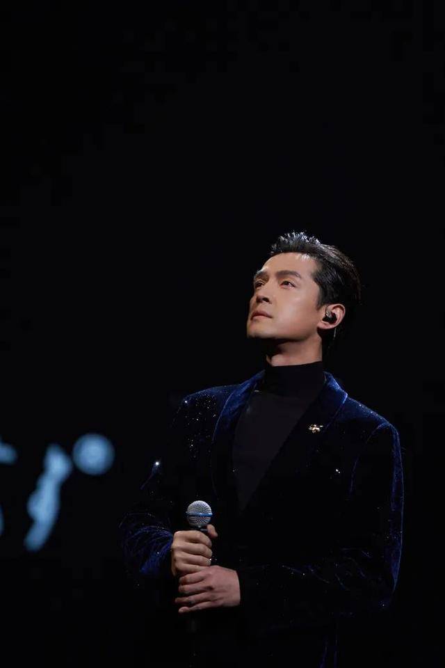 胡歌妻子身份曝光后一张照片惊艳出圈婚姻事业双丰收的人永远只有一种