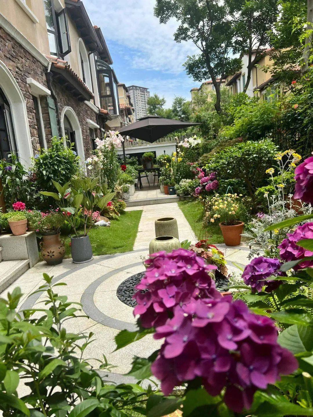 120㎡别墅庭院历时一年半的改造成了全小区最美的花园