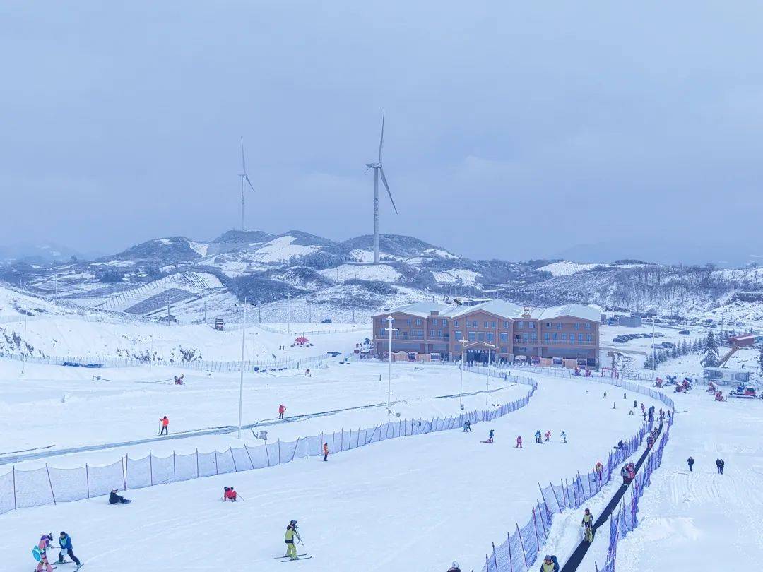 利川齐岳山滑雪场图片