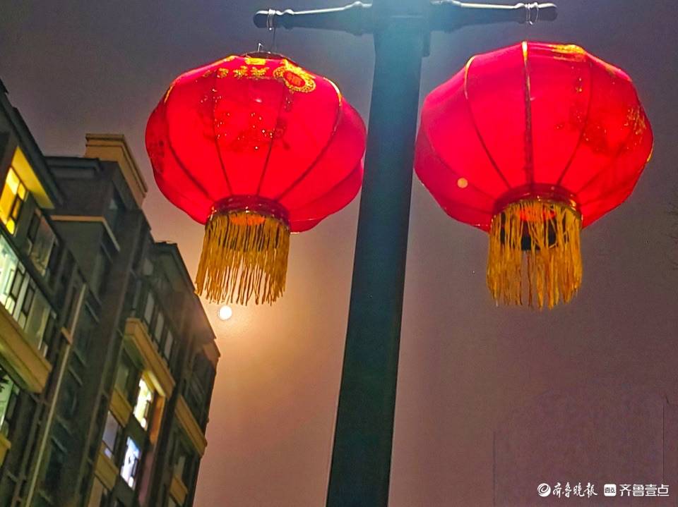 吉祥中国年 | 迎新春年味浓，夜幕下大红灯笼暖融融