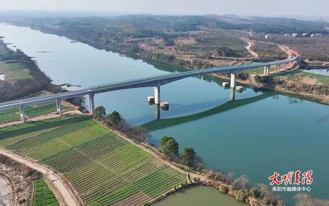 正式通车 开启两岸发展新篇