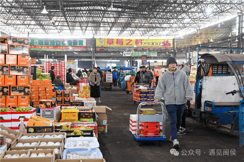记者近日在位于闽侯县南通镇的福州海峡果品批发市场看到