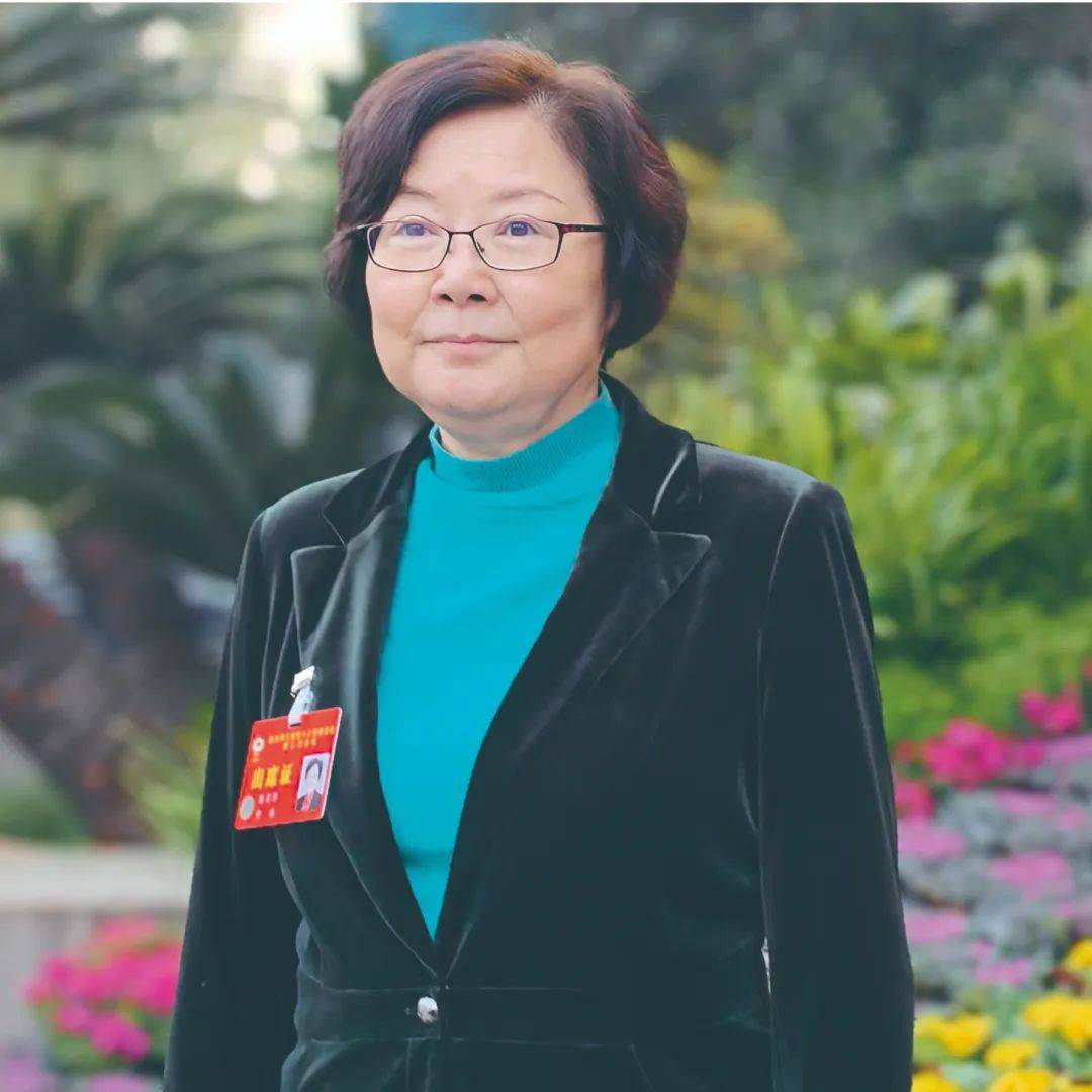 省政协委员陈莉萍:升级养老服务 助推银发经济高质量发展 | 两会声音