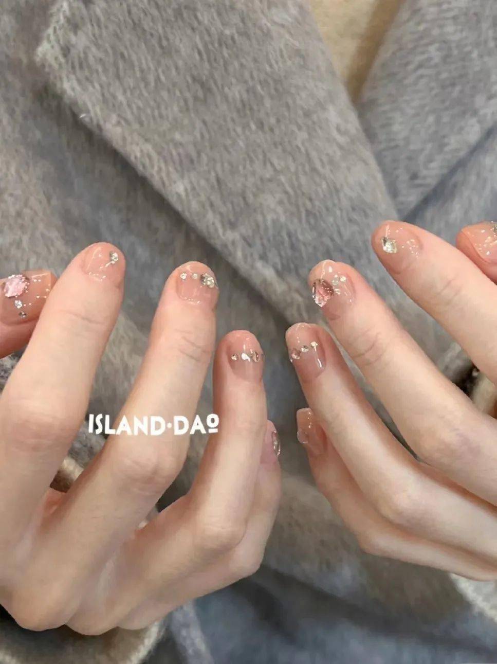 30 款新年美甲,巨显白巨好看,照着做美翻朋友圈!