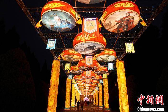 新春见闻）2025成都大庙会主题灯展试灯(图9)