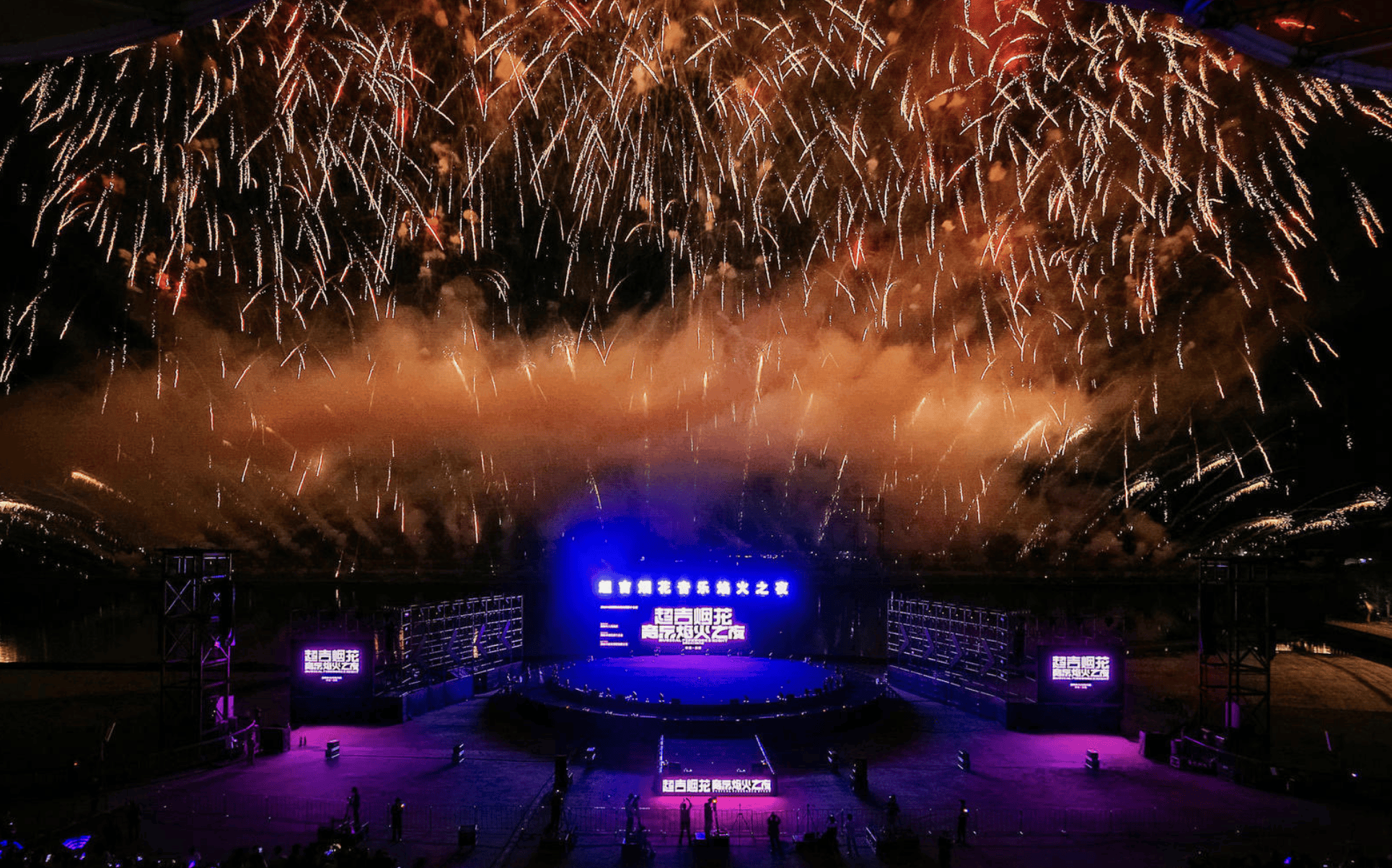 2025浏阳烟花战事：加特林出厂价大跌，七彩祥云爆单限购，厂二代们瞄准海外市场