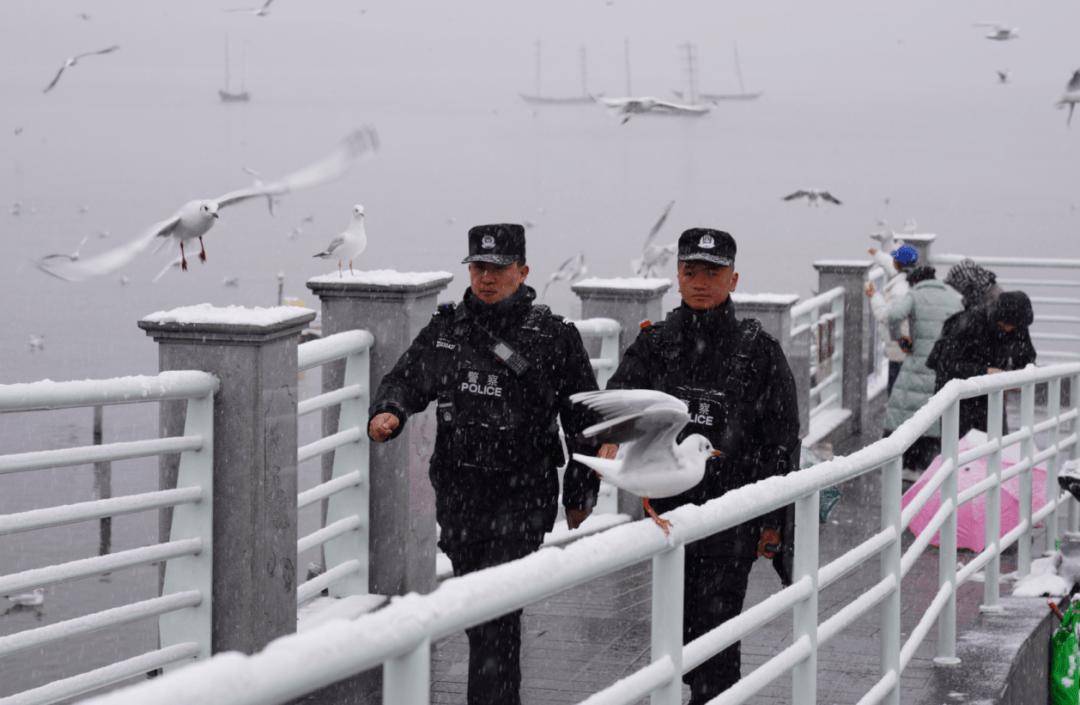 海埂大坝春节期间：民警辅警的坚守与守护