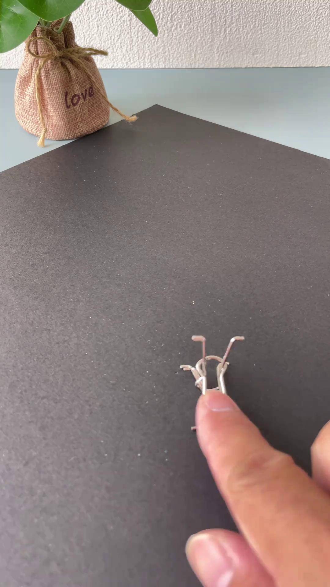 用燕尾夹还能做好玩的机械蟋蟀,快试试吧手工diy 幼儿园手工 亲子手工