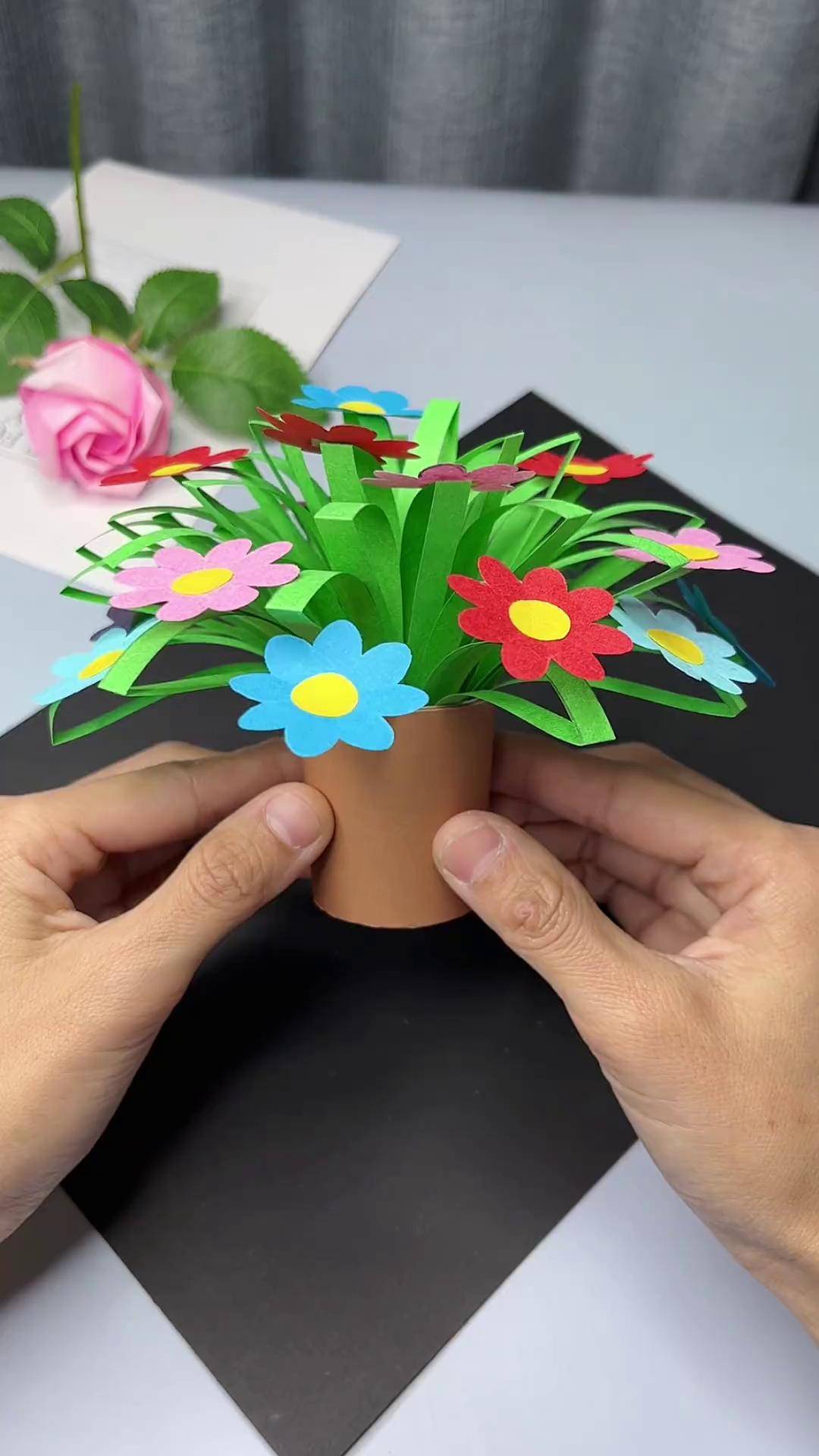的小盆栽吧,放在书桌上好好看幼儿园手工 手工diy 亲子手工 创意手工