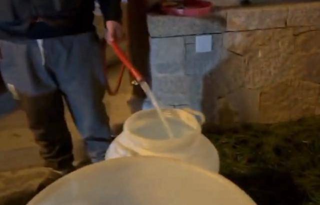 苏州石湖景区内有商户拿消防用水烹煮食物？相关部门否认(图1)
