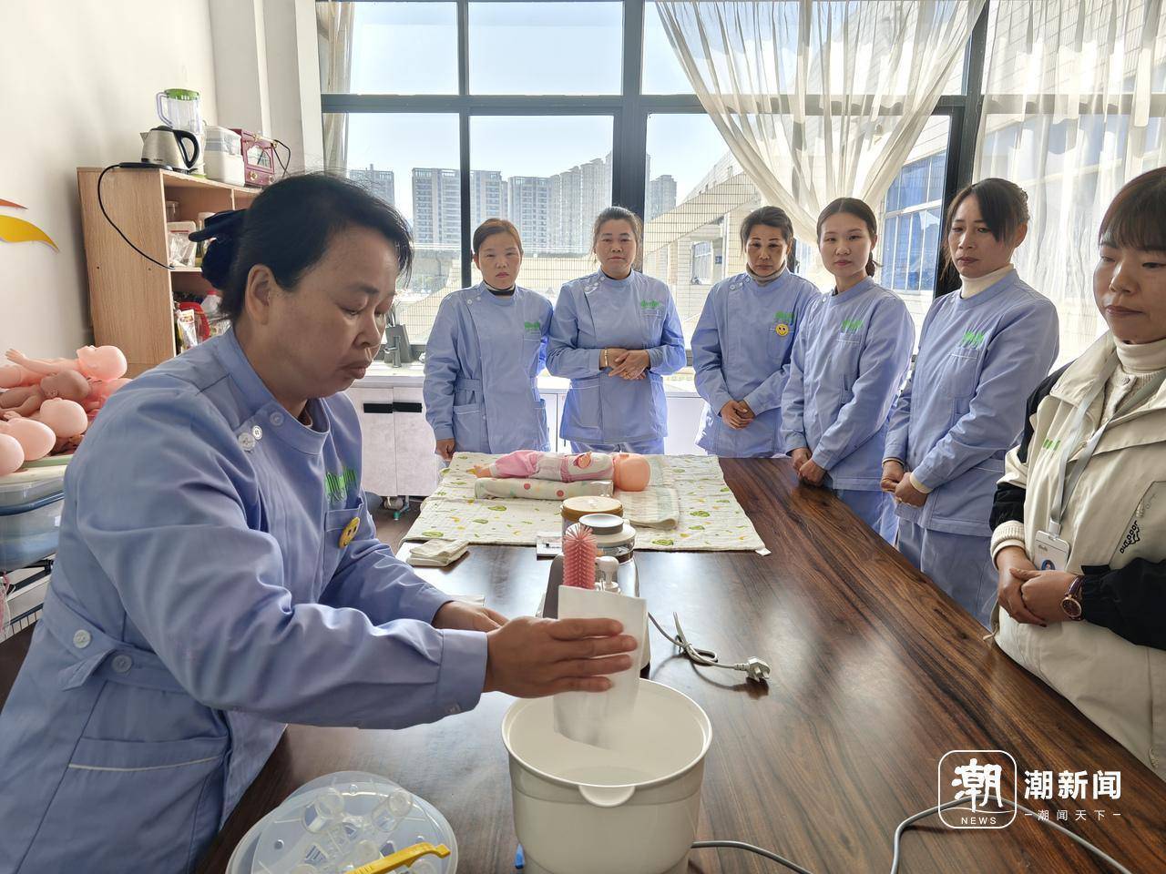 走必一运动官网出家门进厂门贵州返温务工者们都上工了现场热火朝天(图1)