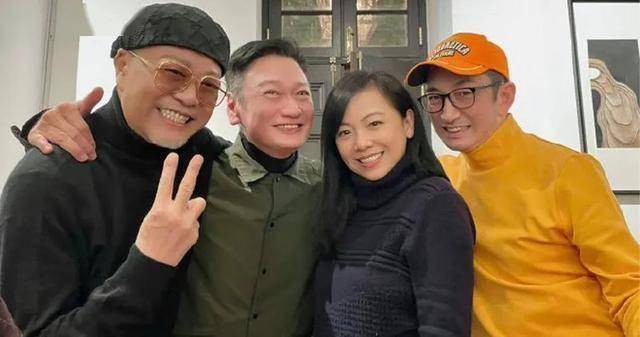 英皇新春团拜：艺人齐聚话新年愿望，英皇娱乐新春团拜晚宴：众星云集