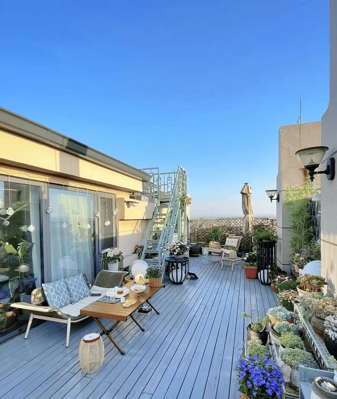 露台花园这么好看,买房就要买顶楼