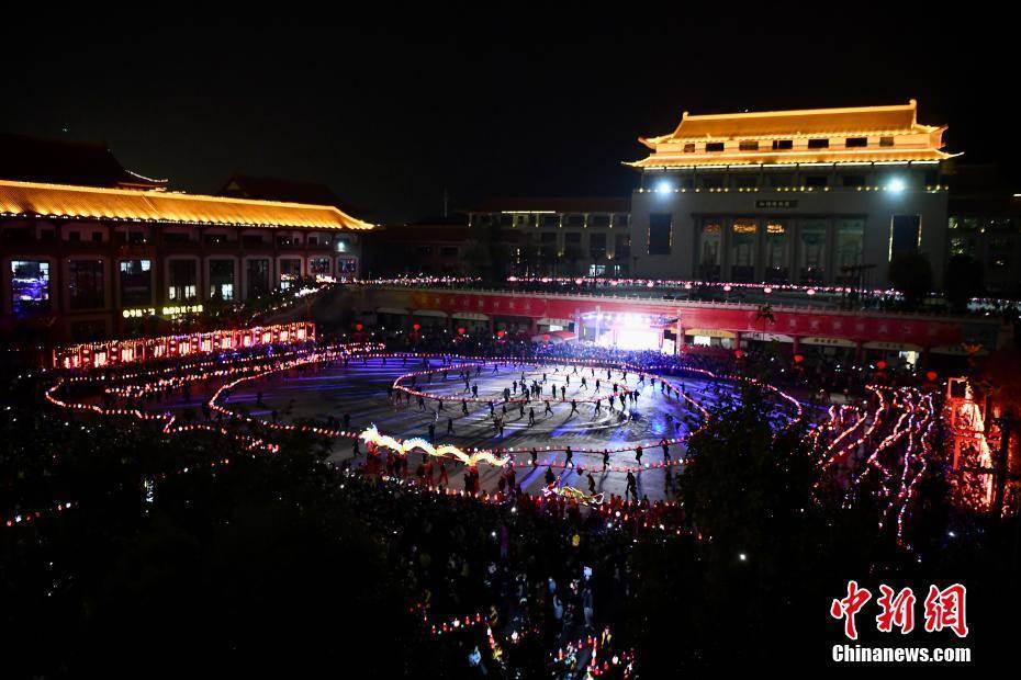 新春见闻）福建莆田板凳龙圈灯闹新利体育下载元宵(图10)