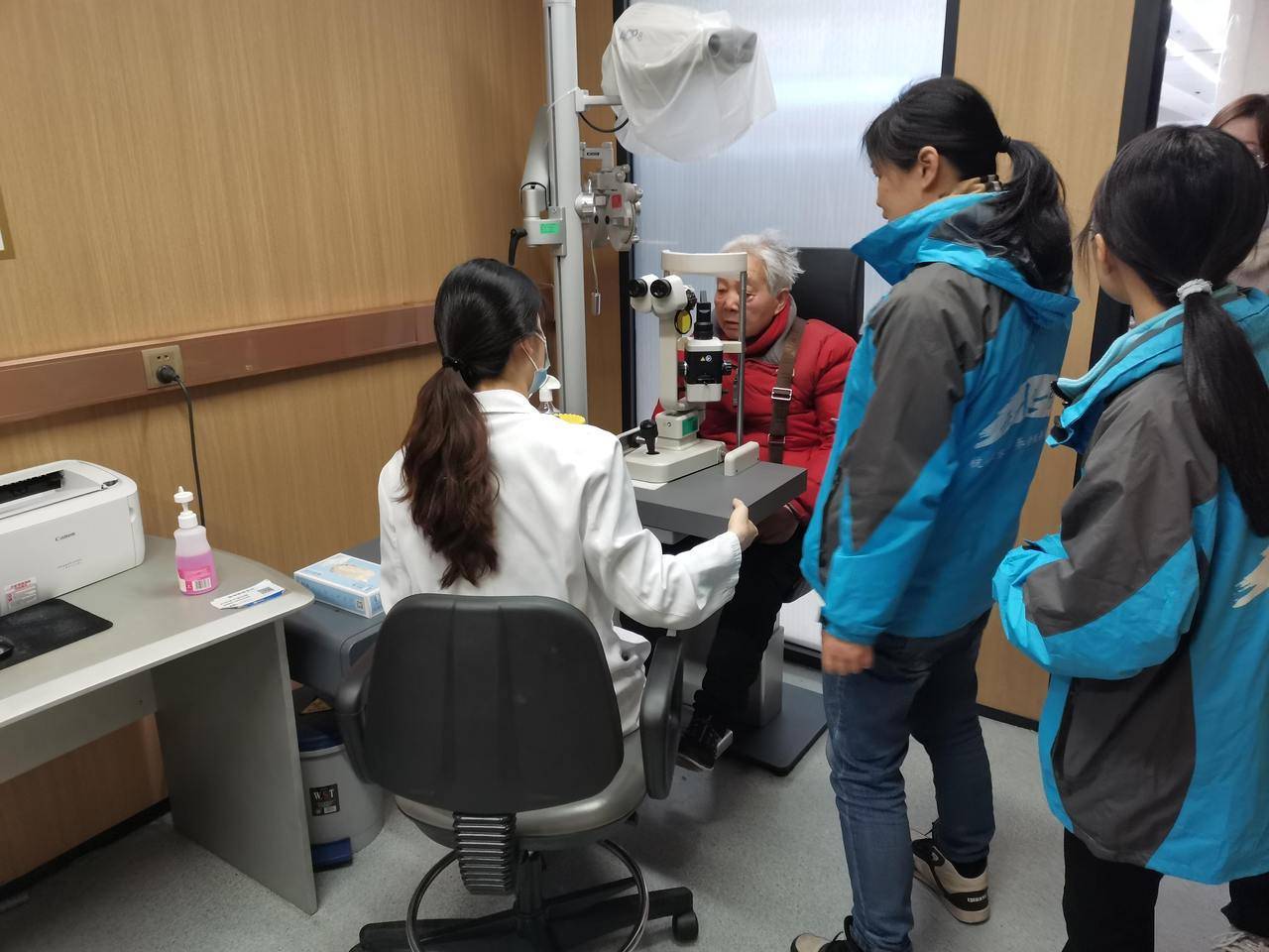 关于航天总医院24小时专业跑腿服务	陪诊跑腿服务价格亲民,性价比高号贩子一个电话帮您解决所有疑虑的信息