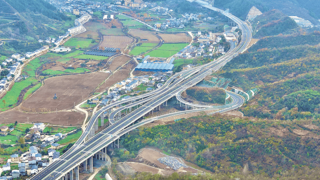 服务湖北加快建成支点访谈丨郧阳区委书记,区长梅华:实干快干竞进有为