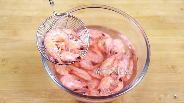 美味水煮虾：掌握技巧，鲜嫩Q弹不是梦