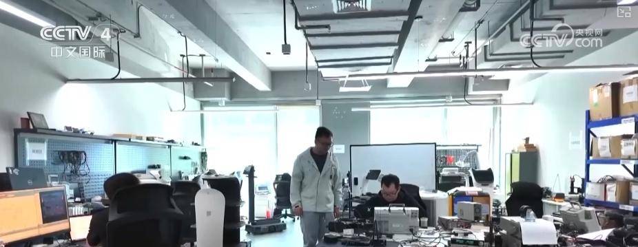 DeepSeek新技术登场，民企加速布局新兴产业 DeepSeek新技术带动，民企成为经济发展生力军