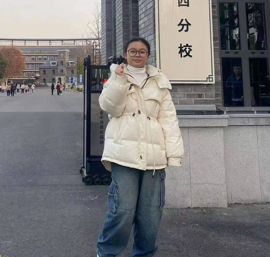 赵雅雯就读于大丰区实验初中益民路分校,此次获得"中学生与社会"作文