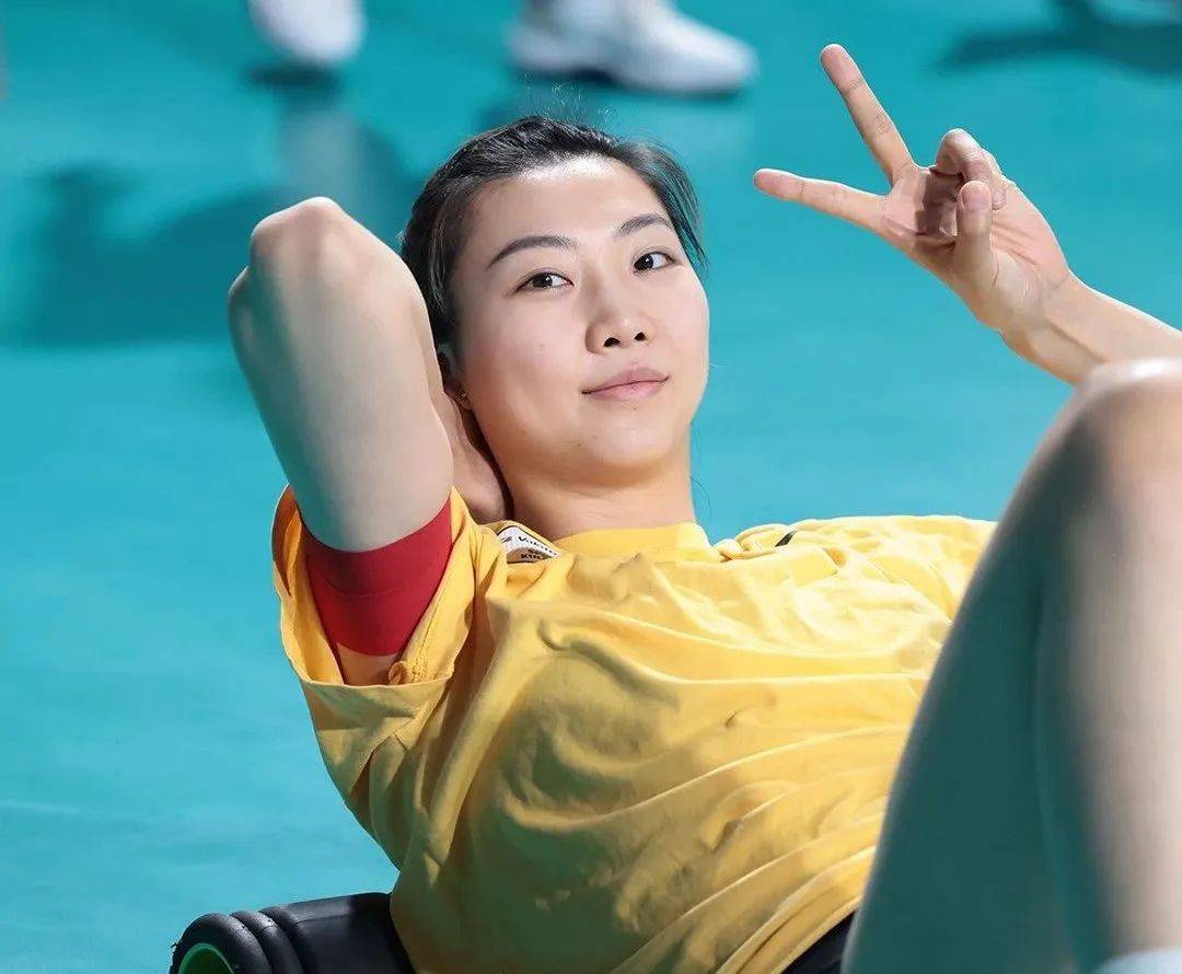 中国女排袁心玥 重返首发 进攻效率50% 1名队友离队 1名队友腰伤