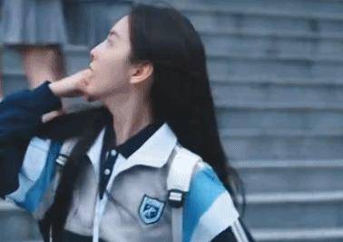 《难哄》《滤镜》《爱你》，没点粉丝滤镜都看不下去