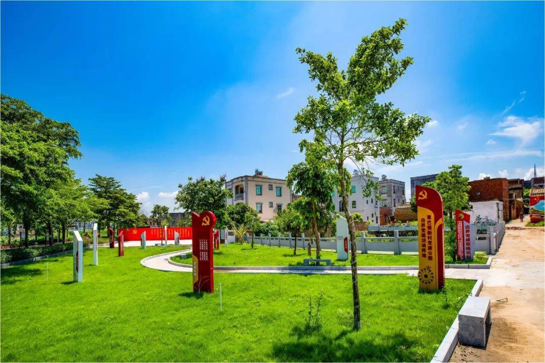 吴川覃巴镇终于换上了"新衣"!