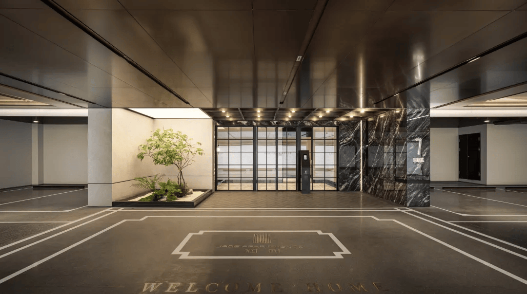 地下车库顶面及墙面的用材,装饰对于地库整体环境的构造,品质感的提升