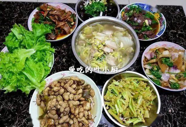 27岁小伙见家长，餐桌上的尴尬谁懂？