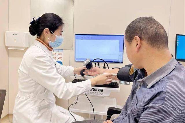 糖尿病与水的奇妙联系，你知道吗？，喝水：糖尿病控制的关键法宝