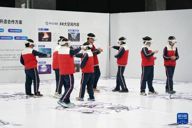走进2025中国科幻大会，体验“时尚+酷玩”魅力