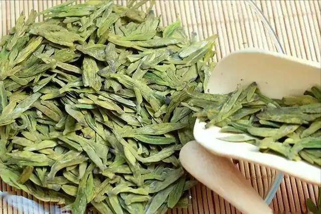 揭秘：长期喝绿茶，老人身体会迎来哪些惊喜转变？ 绿茶助力，老人健康三个月大蜕变！