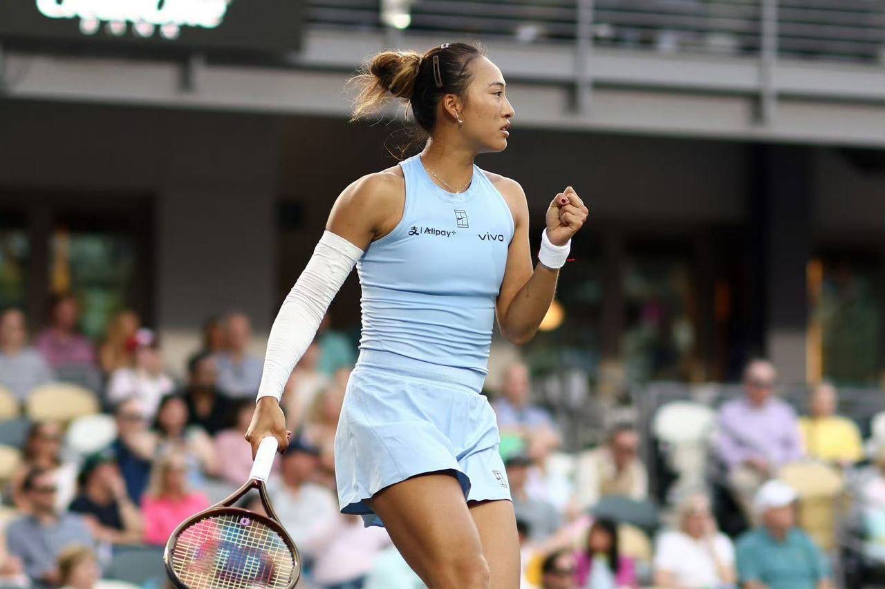 郑钦文泥地赛首秀大捷，强势晋级 WTA500 查尔斯顿站 16 强