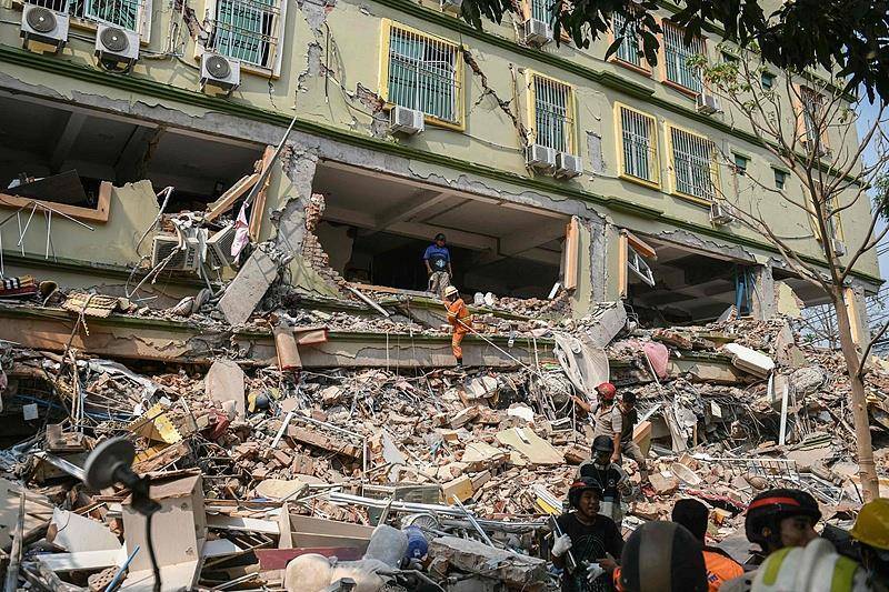 缅甸的强烈地震在该国杀死了3,471人