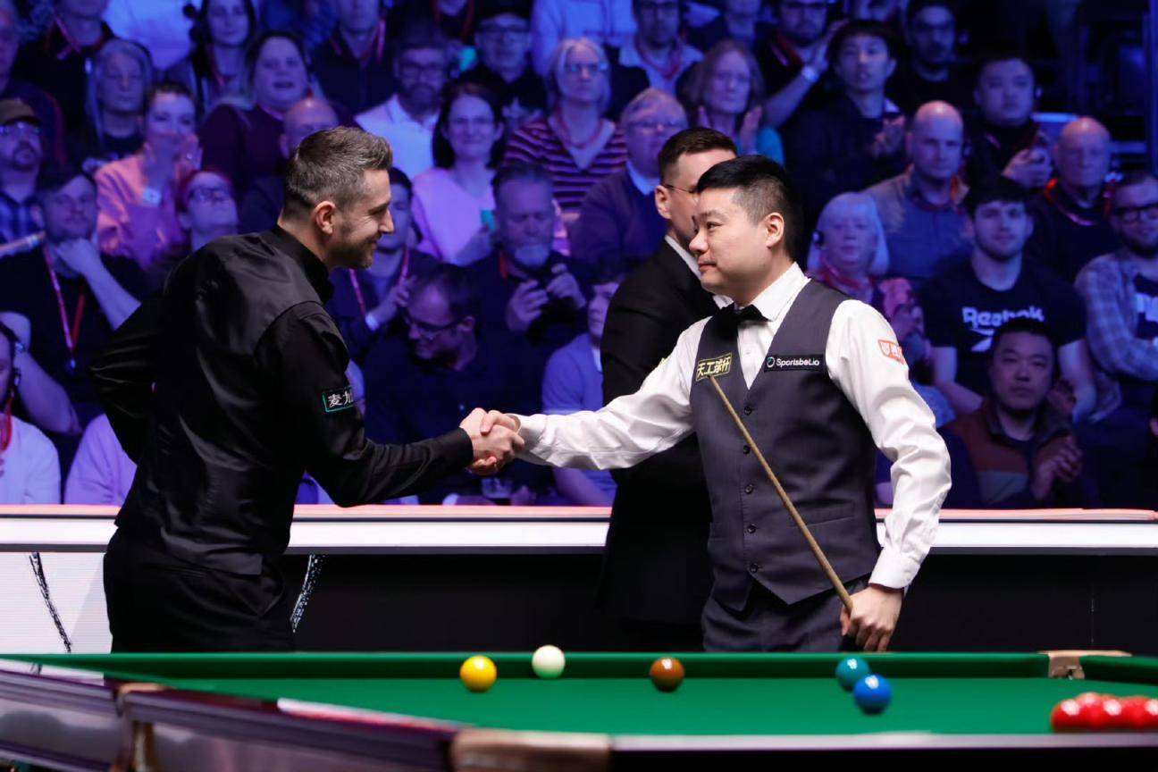 丁俊晖2比10不敌塞尔比 止步斯诺克巡回锦标赛四强