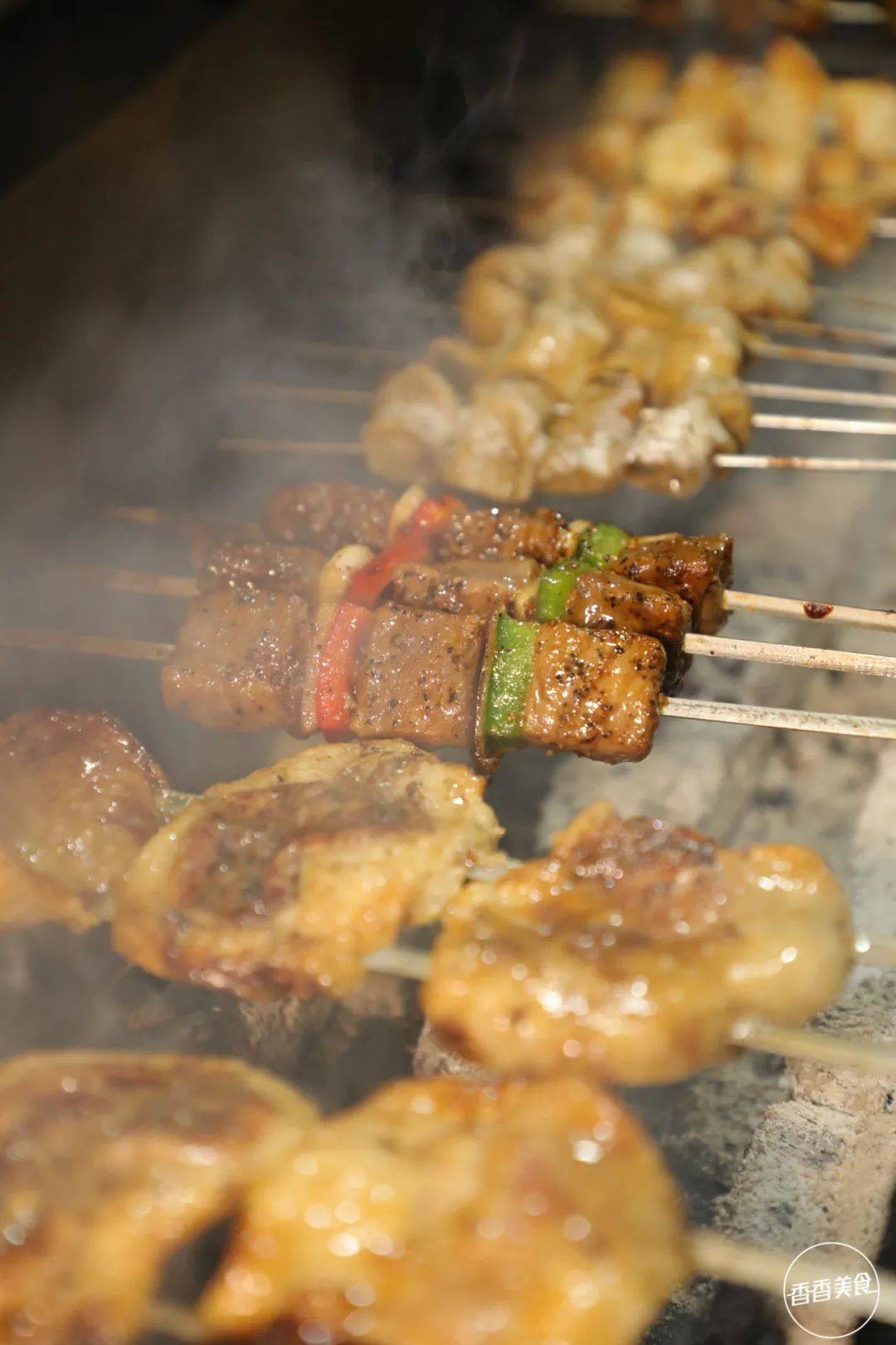 「牛油、宫后、牛小肠」来到这儿,常规烧烤可不是吃货们的首选,要知道