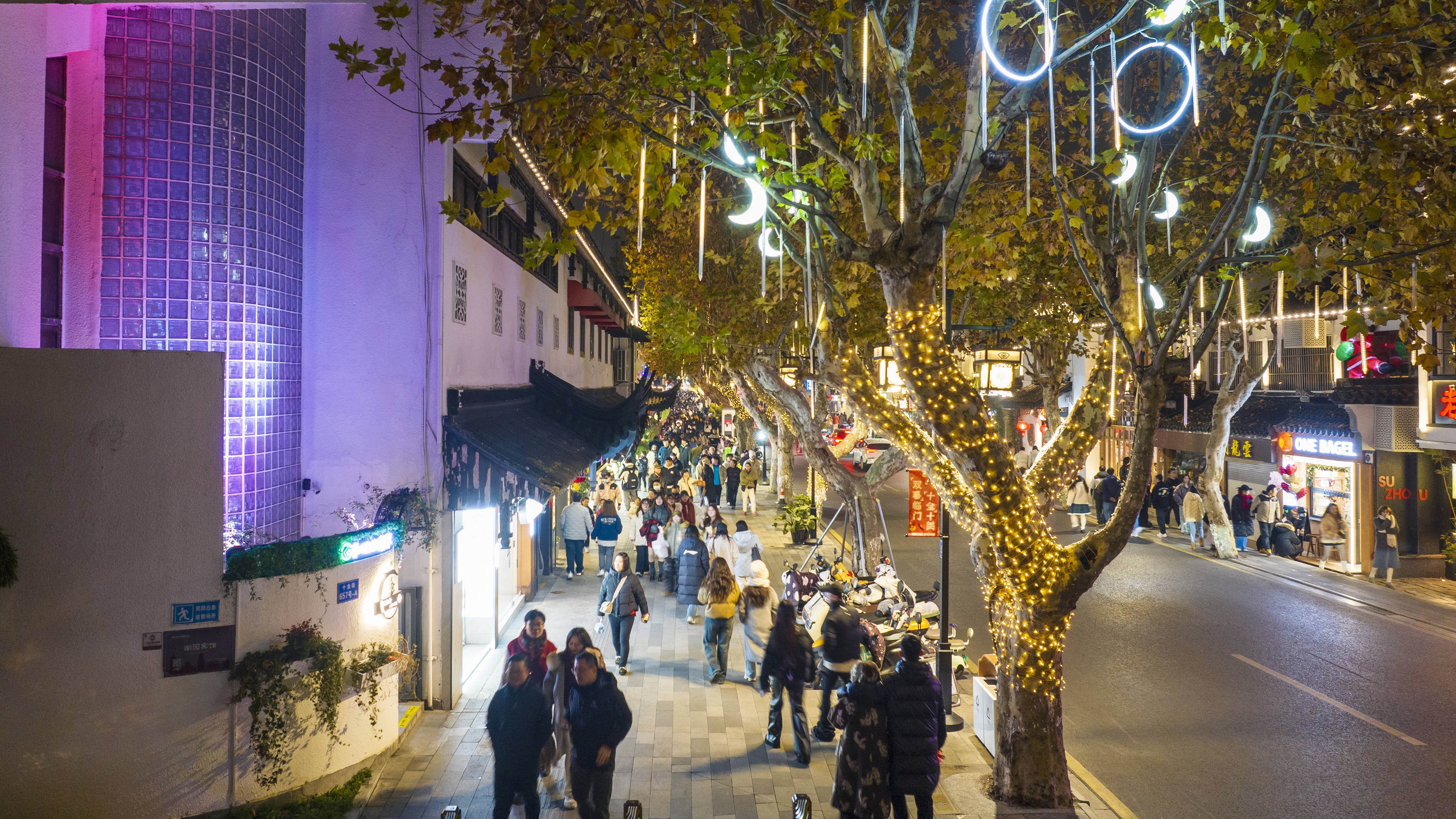 入选全国城市更新典型案例,苏州十全街人气持续火爆:老街更新,何以出