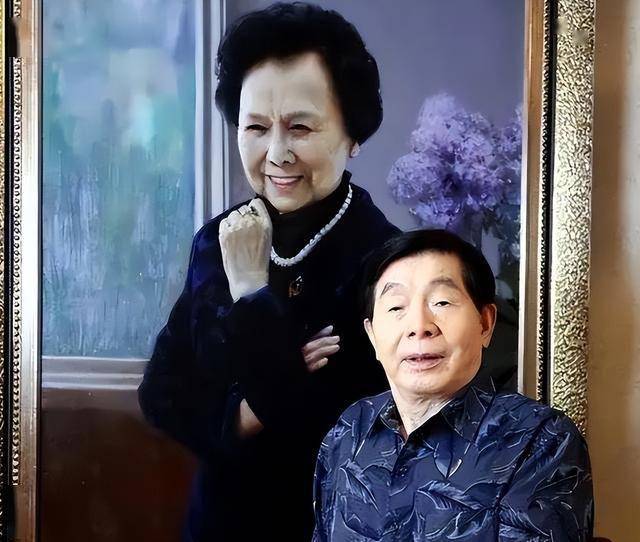 带三个娃嫁小14岁丈夫，病逝7年后，丈夫王崇秋因为思念做出大事_搜狐网